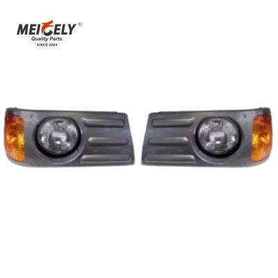 2M0533AM Kerumunan lampu depan tahan air bercahaya tinggi tahan goresan untuk truk Mack