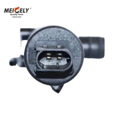 82171135 Pompa Pembersih Kaca Depan Efisiensi Tinggi Kompatibel Dengan Truk Volvo